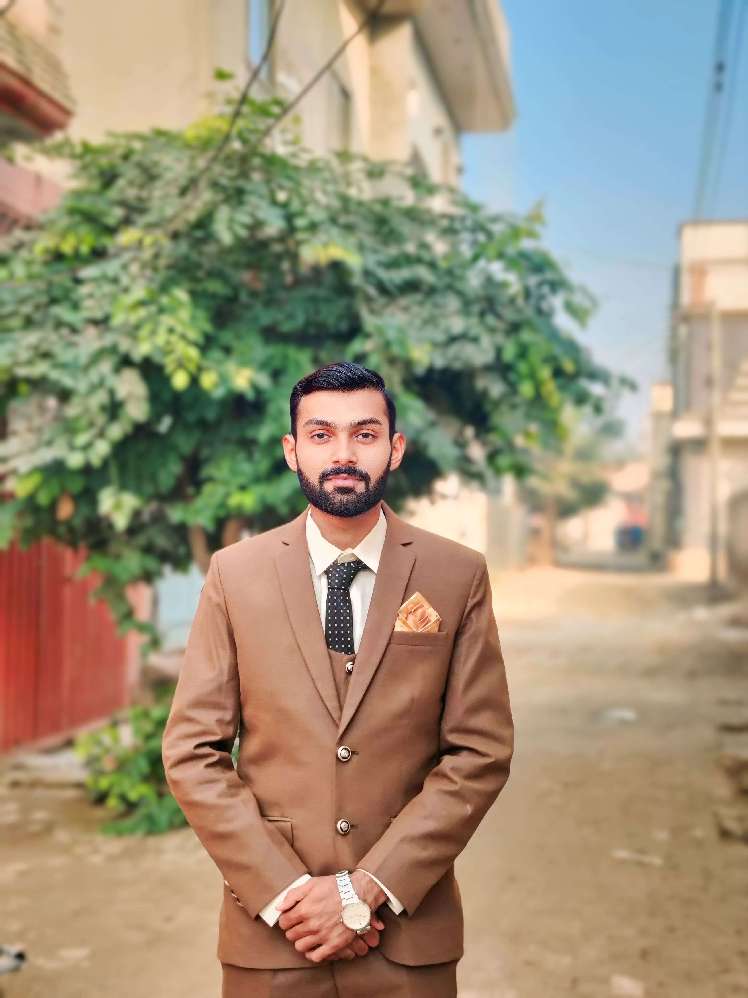 HUSNAIN MUGHAL Profile Picture